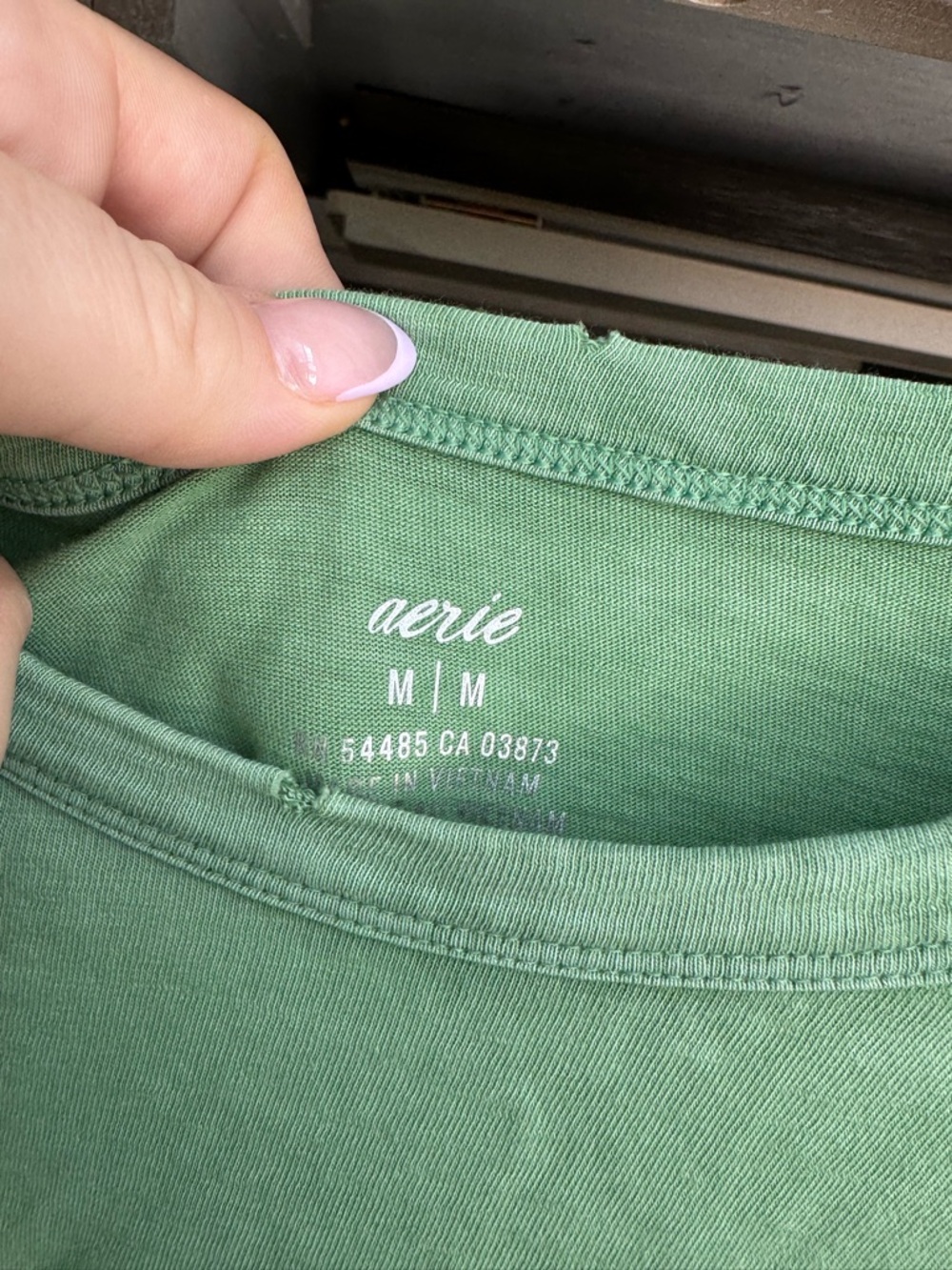 Aerie Distressed Casual Scoop Neck Women's Top - Picture 2 of 4